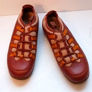 Zumfoot bungee comfort slip on walking shoes-sz  7 1/2 (38M)